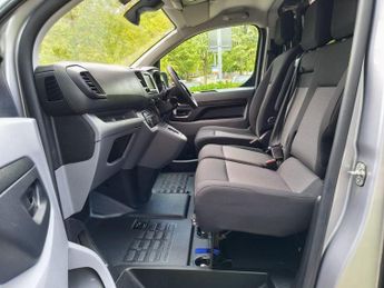 VAUXHALL Vivaro Electric 3100 75kWh Dynamic Panel Van 6dr Electric Auto L2 H1 (7.4kW Char