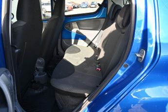 TOYOTA AYGO 1.0 VVT-i Blue Hatchback 5dr Petrol MultiMode Euro 4 (67 bhp)