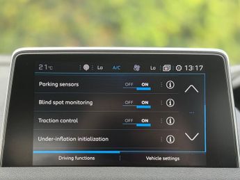 PEUGEOT 3008 1.2 PureTech Allure SUV 5dr Petrol EAT Euro 6 (s/s) (130 ps)
