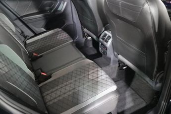 VOLKSWAGEN TIGUAN 2.0 TDI R-Line SUV 5dr Diesel DSG 4Motion Euro 6 (s/s) (200 ps)