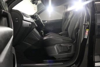 VOLKSWAGEN TIGUAN 2.0 TDI R-Line SUV 5dr Diesel DSG 4Motion Euro 6 (s/s) (200 ps)