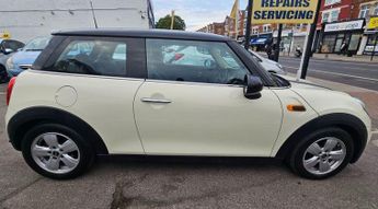 MINI HATCH AUTOMATIC 1.5 Cooper Hatchback 3dr Petrol Euro 6 (s/s) (136 ps)
