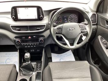 HYUNDAI TUCSON 1.6 GDi SE Nav SUV 5dr Petrol Manual Euro 6 (s/s) (132 ps)