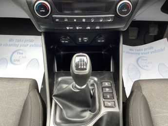 HYUNDAI TUCSON 1.6 GDi SE Nav SUV 5dr Petrol Manual Euro 6 (s/s) (132 ps)