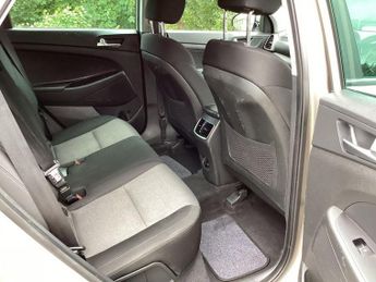 HYUNDAI TUCSON 1.6 GDi SE Nav SUV 5dr Petrol Manual Euro 6 (s/s) (132 ps)