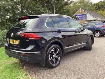 VOLKSWAGEN TIGUAN 1.4 TSI BlueMotion Tech SE Navigation SUV 5dr Petrol Manual Euro