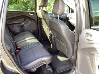 FORD KUGA 2.0 TDCi Titanium SUV 5dr Diesel Powershift AWD Euro 6 (s/s) (18