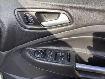 FORD KUGA 2.0 TDCi Titanium SUV 5dr Diesel Powershift AWD Euro 6 (s/s) (18