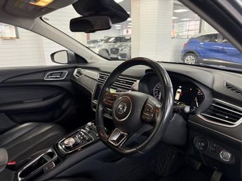 MG MG5 61.1kWh Exclusive Long Range Estate 5dr Electric Auto (156 ps)