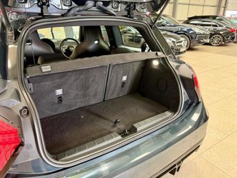 MINI ELECTRIC COOPER E 40.7kWh Sport Hatchback 3dr Electric Auto (184 ps)