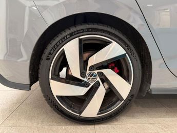 VOLKSWAGEN GOLF 2.0 TSI GTI Hatchback 5dr Petrol DSG Euro 6 (s/s) (245 ps)