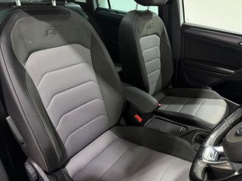 VOLKSWAGEN TIGUAN 2.0 TDI R-Line SUV 5dr Diesel DSG Euro 6 (s/s) (150 ps)