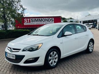 VAUXHALL ASTRA 1.4 16v Design Hatchback 5dr Petrol Manual Euro 5 (100 ps)