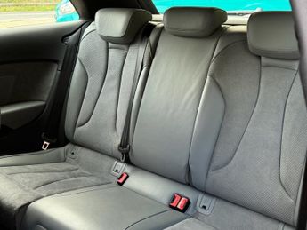 AUDI A3 1.5 TFSI CoD S line Hatchback 3dr Petrol S Tronic Euro 6 (s/s) (