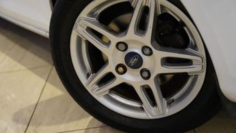 FORD FIESTA 1.25 Zetec Hatchback 3dr Petrol Manual Euro 5 (82 ps)