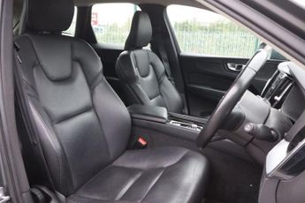 VOLVO XC60 2.0 T5 Momentum SUV 5dr Petrol Auto AWD Euro 6 (s/s) (250 ps)