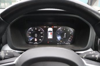 VOLVO XC60 2.0 T5 Momentum SUV 5dr Petrol Auto AWD Euro 6 (s/s) (250 ps)