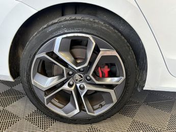 SKODA OCTAVIA 1.4 TSI iV 13kWh vRS Estate 5dr Petrol Plug-in Hybrid DSG Euro 6