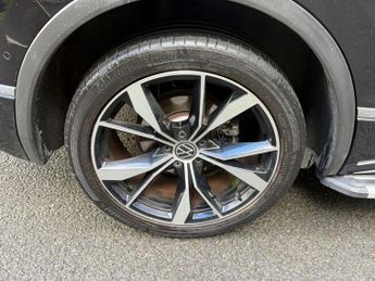 VOLKSWAGEN TIGUAN 1.5 TSI R-Line SUV 5dr Auto Petrol DSG Euro 6 (s/s) (150 ps)