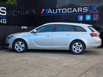 VAUXHALL INSIGNIA 1.6 CDTi Design Nav Sports Tourer 5dr Diesel Auto Euro 6 (136 ps
