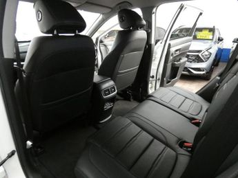 HONDA CR-V 2.0 h i-MMD SR SUV 5dr Petrol Hybrid eCVT 4WD Euro 6 (s/s) (184 