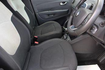 RENAULT CAPTUR 1.3 TCe ENERGY Iconic SUV 5dr Petrol EDC Euro 6 (s/s) (150 ps)