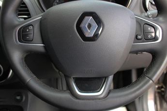 RENAULT CAPTUR 1.3 TCe ENERGY Iconic SUV 5dr Petrol EDC Euro 6 (s/s) (150 ps)