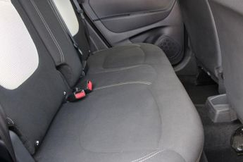 RENAULT CAPTUR 1.3 TCe ENERGY Iconic SUV 5dr Petrol EDC Euro 6 (s/s) (150 ps)