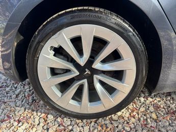 TESLA Model 3 (Dual Motor) Long Range Saloon 4dr Electric Auto 4WDE (346 ps)