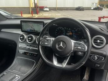 MERCEDES-BENZ GLC 2.0 GLC300d AMG Line (Premium) SUV 5dr Diesel G-Tronic+ 4MATIC E