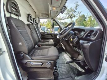 IVECO DAILY IVECO Daily 2.3D HPI 14V 35S 4100 Panel Van 5dr Diesel Hi-Matic 