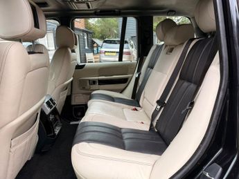 LAND ROVER RANGE ROVER 3.6 TD V8 Autobiography SUV 5dr Diesel Auto 4WD Euro 4 (271 ps)