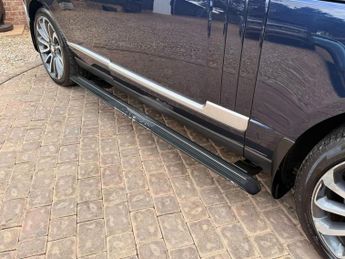 LAND ROVER RANGE ROVER 4.4 SD V8 Autobiography SUV 5dr Diesel Auto 4WD Euro 5 (339 ps)