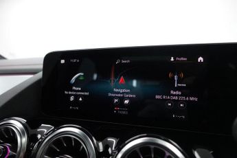 MERCEDES-BENZ EQA EQA 250 66.5kWh AMG Line SUV 5dr Electric Auto (190 ps)