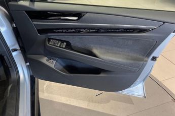 VOLKSWAGEN ID.7 Pro 77kWh Match Tourer 5dr Electric Auto (286 ps) Front / Rear P