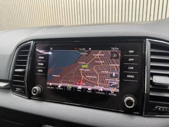 SKODA KAROQ 1.6 TDI SE Technology SUV 5dr Diesel DSG Euro 6 (s/s) (115 ps)