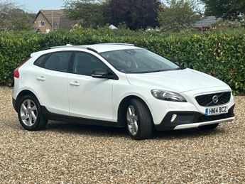 VOLVO V40 CROSS COUNTRY 1.6 D2 Lux Hatchback 5dr Diesel Manual Euro 5 (s/s) (115 ps)
