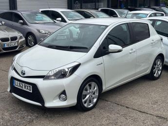 TOYOTA YARIS 1.5 VVT-h T Spirit Hatchback 5dr Petrol Hybrid CVT Euro 5 (101 p