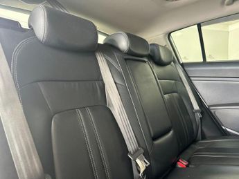 KIA SPORTAGE 2.0 CRDi KX-4 SUV 5dr Diesel Auto AWD Euro 5 (181 bhp)