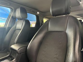 LAND ROVER DISCOVERY SPORT 2.0 TD4 SE Tech SUV 5dr Diesel Auto 4WD Euro 6 (s/s) (180 ps)