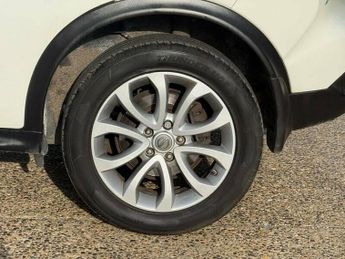 NISSAN JUKE 1.6 Tekna SUV 5dr Petrol XTRON Euro 5 (117 ps)