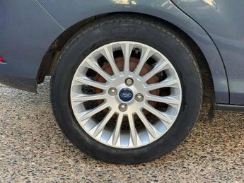 FORD B-MAX 1.6 Titanium Powershift Euro 5 5dr