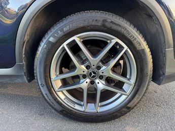 MERCEDES-BENZ GLC 2.1 GLC250d AMG Line (Premium) SUV 5dr Diesel G-Tronic+ 4MATIC E