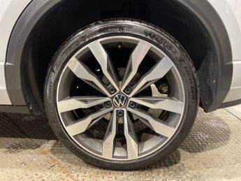 VOLKSWAGEN T-ROC 1.5 TSI GPF EVO R-Line SUV 5dr Petrol DSG Euro 6 (s/s) (150 ps)