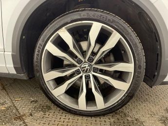 VOLKSWAGEN T-ROC 1.5 TSI GPF EVO R-Line SUV 5dr Petrol DSG Euro 6 (s/s) (150 ps)