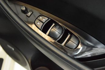 NISSAN LEAF 40kWh Tekna Hatchback 5dr Electric Auto (150 ps)
