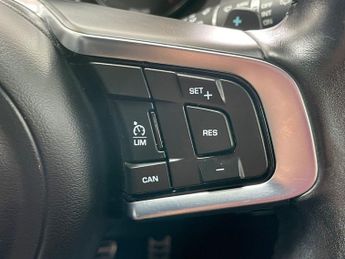 JAGUAR E-PACE 2.0 D180 R-Dynamic S SUV 5dr Diesel Auto AWD Euro 6 (s/s) (180 p