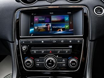 JAGUAR XJ 3.0d V6 Portfolio Saloon 4dr Diesel Auto Euro 6 (s/s) (300 ps)