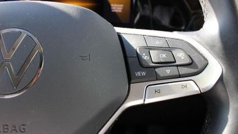 VOLKSWAGEN GOLF 1.5 eTSI MHEV Life Hatchback 5dr Petrol Hybrid DSG Euro 6 (s/s) 