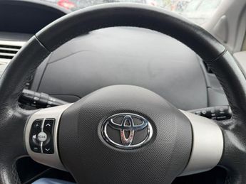 TOYOTA YARIS 1.3 VVT-i T3 Hatchback 5dr Petrol Manual (141 g/km, 85 bhp)